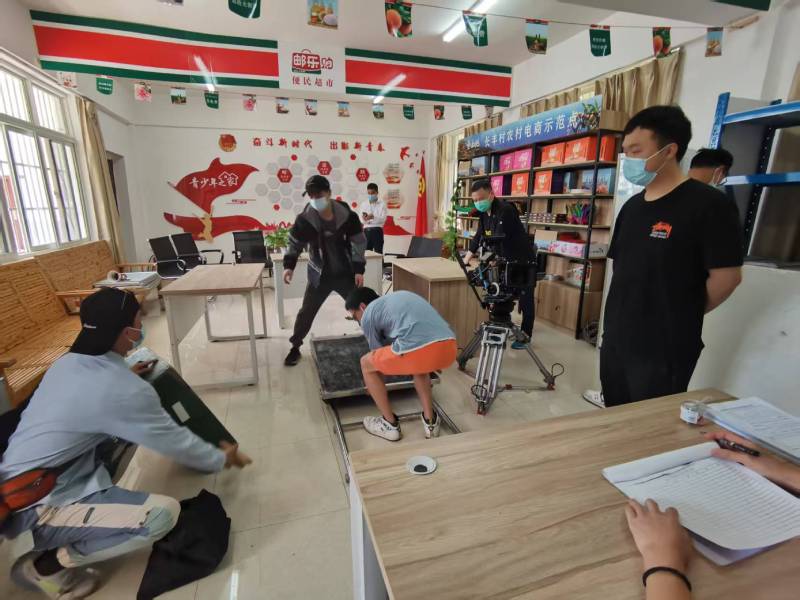 蕉城区广告片拍摄公司：极简主义践行者，少即是多的视觉哲学
